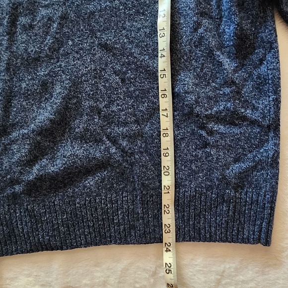 Uniqlo 100% Wool Blue Round Crewneck Sweater Size XS - Picture 3 of 7